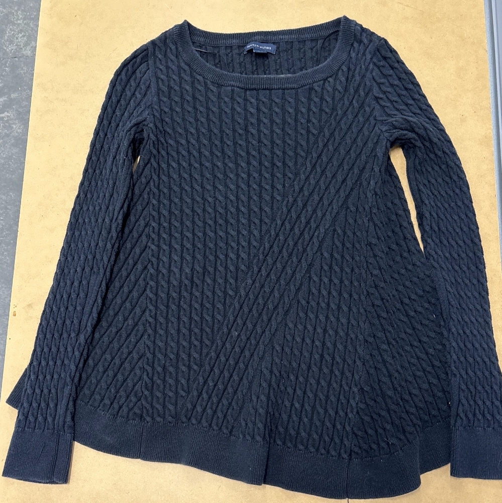 Tommy Hilfiger Women's Navy Blue Cable Knit Sweater